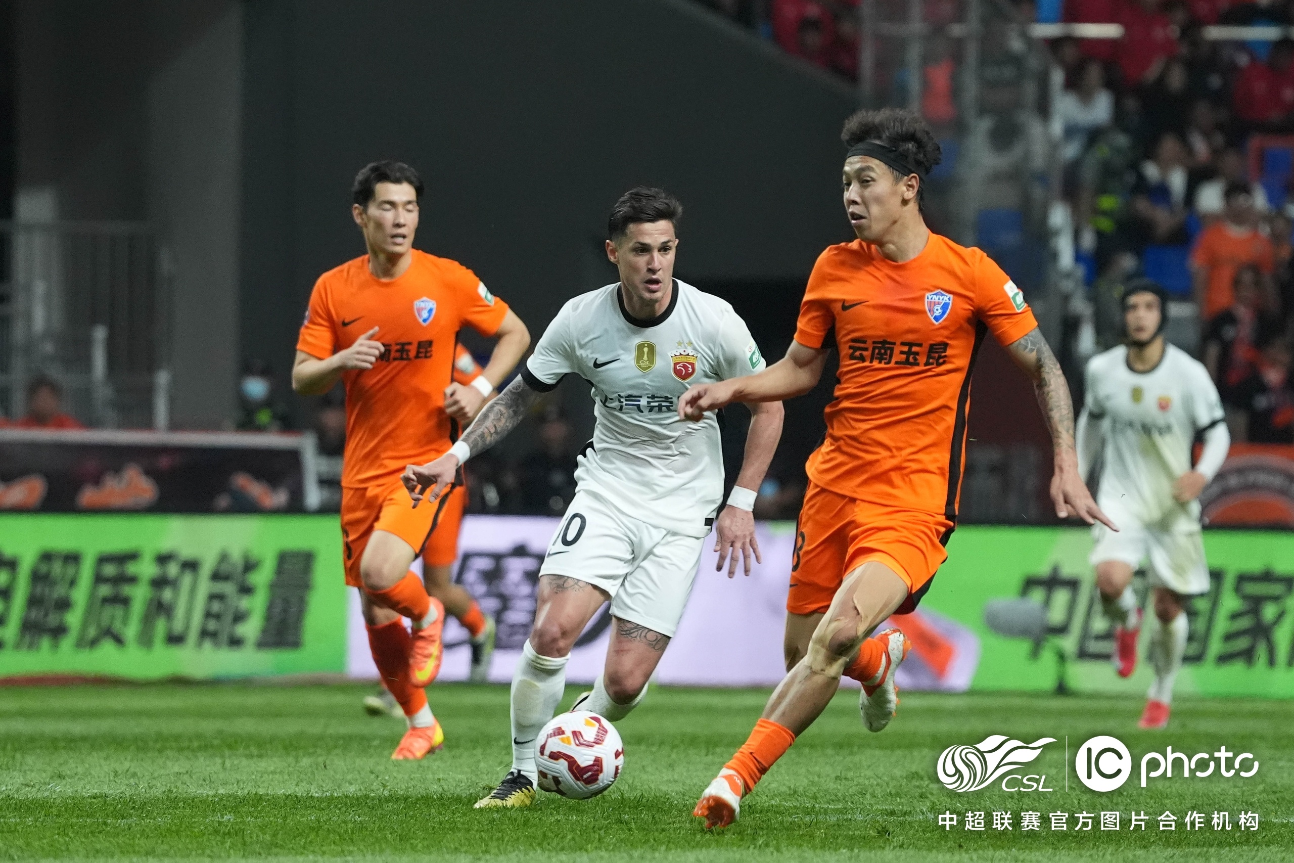 爱游戏官网网页版入口-上海海港迎德国杯关键赛；赛前伤情更新；信心回归；年轻球员得到机会(琼州海峡不建桥的原因)