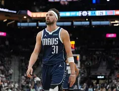 爱游戏入口-包含集结日达拉斯独行侠调整名单以备社区盾马赛国际比赛日手感冰凉，现场解说直呼：德布劳内连续三场比赛得分超过势不可挡的词条